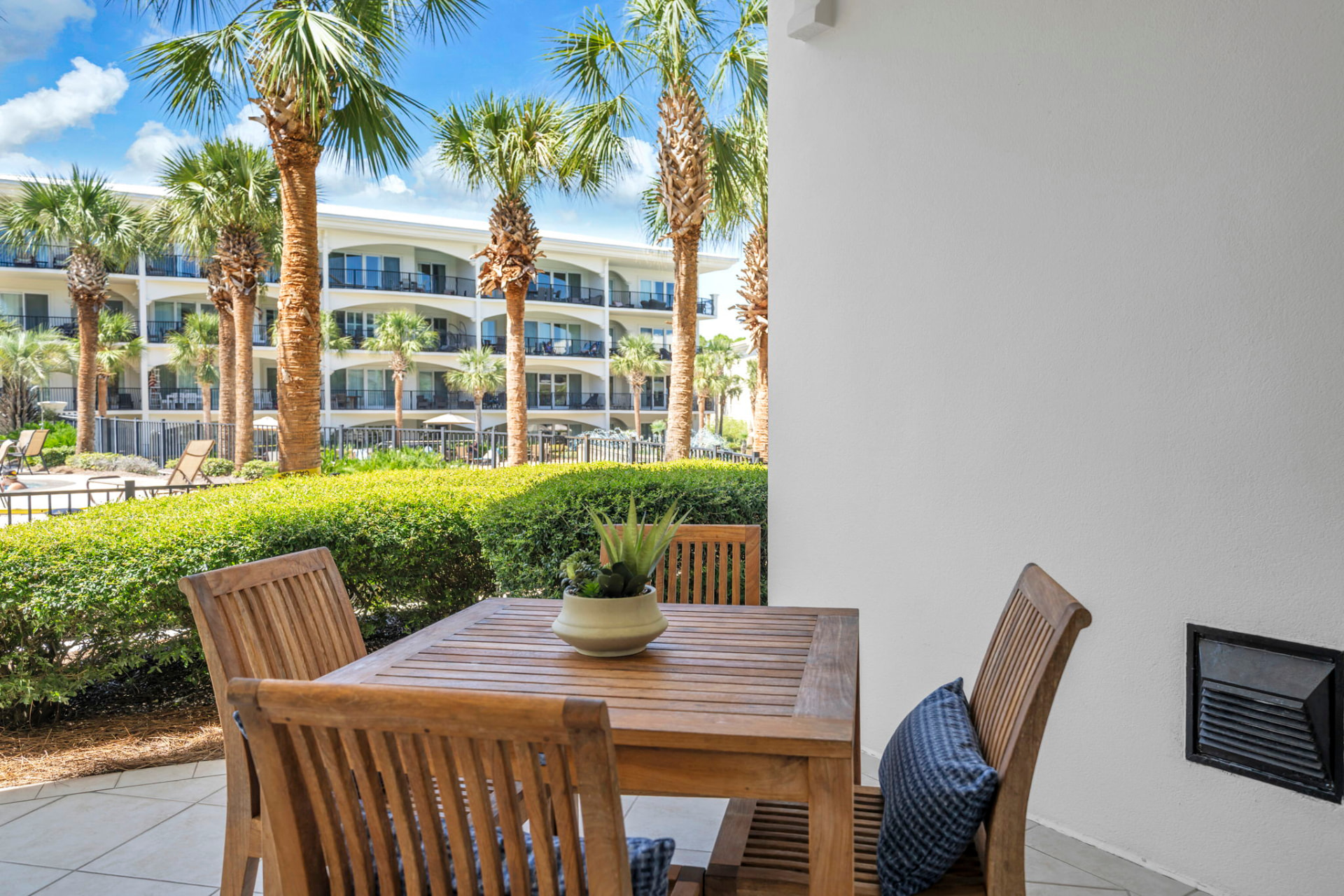 Patio dining at Palmera at Adagio 30A
